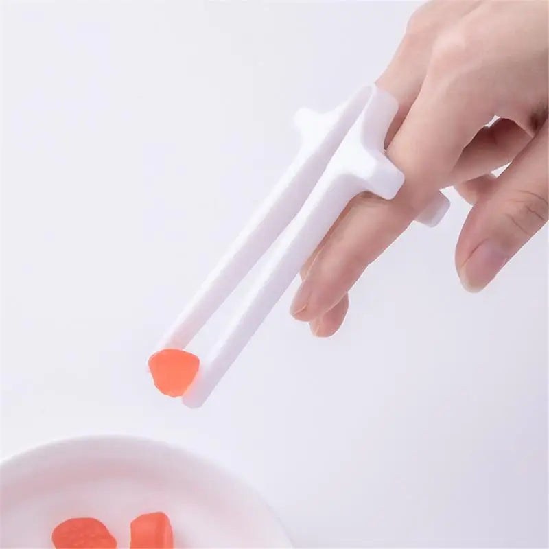 Effortless Finger Chopsticks for Snacking